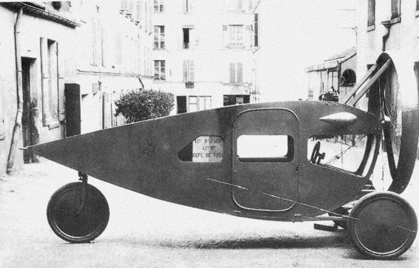 Helica был изобретен, разработан и изготовлен французом Марселем Лея между 1913 и 1926 годами