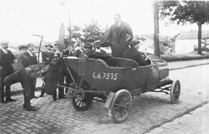 Авто-аэродинамический винтовой автомобиль: 1912 г.