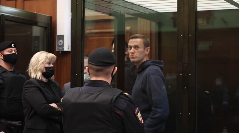 Суд приговорил Навального к штрафу 850 тыс. за клевету в адрес ветерана