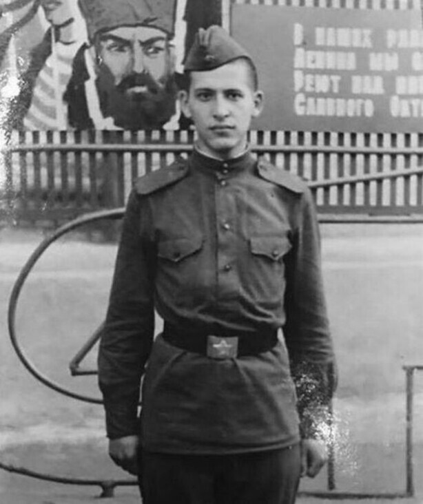 Борис Грачевский во время службы в армии