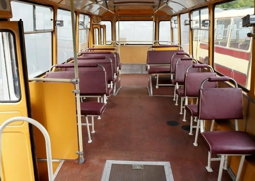 ЛиАЗ-677М – наш любимый городской автобус из СССР с булькающей автоматической коробкой передач