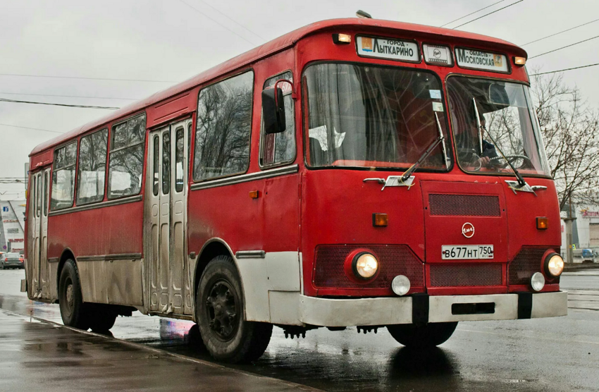 ЛиАЗ-677М – наш любимый городской автобус из СССР с булькающей автоматической коробкой передач