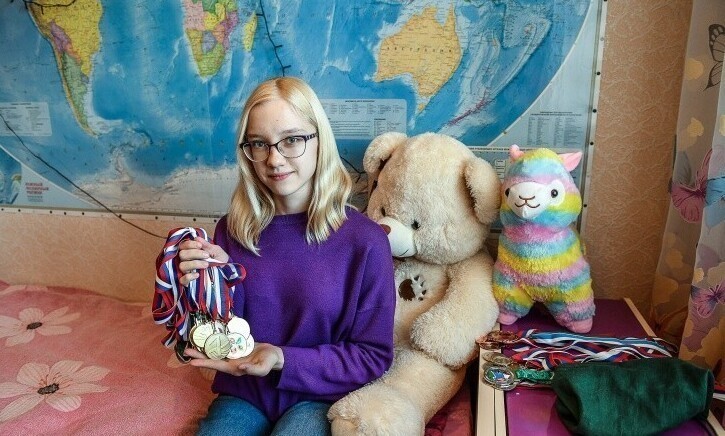 Жизнь девочки с "суперпротезами" за 8 млн рублей