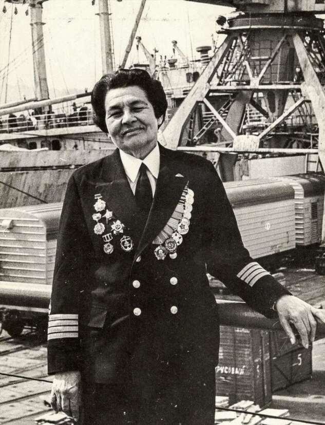 Анна Ивановна Щетинина — первая в мире женщина — капитан дальнего плавания
