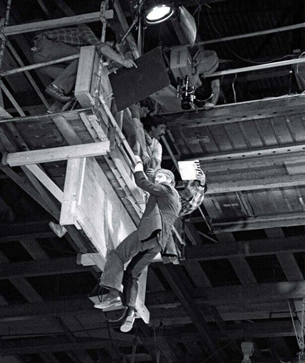 Алан Рикман на съемках фильма Крепкий орешек, 1988 год, Голливуд