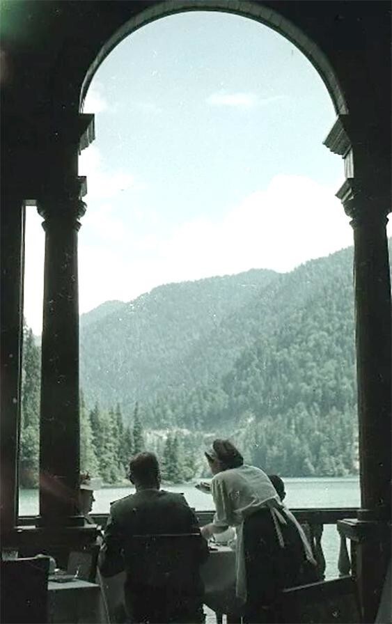 Из серии «Озеро Рица».
Борис Макасеев, Владислав Микоша, 1952 год, Абхазская АССР