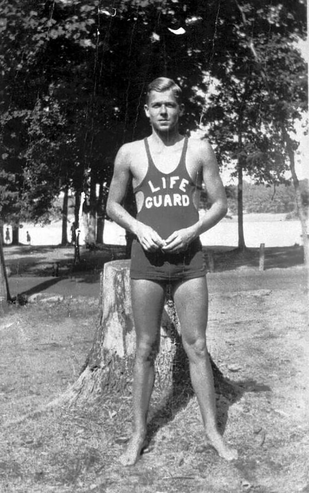 16-летний спасатель Рональд Рейган. 1927 год