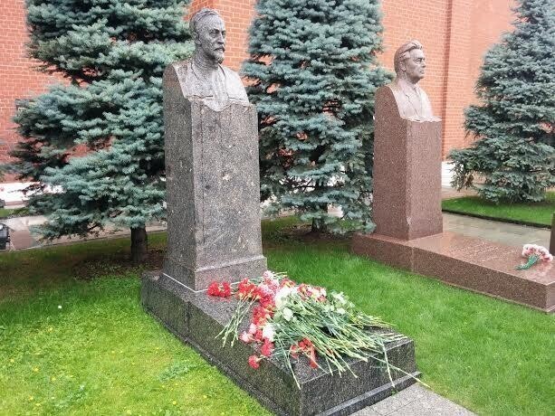 2 гвоздики товарищу Сталину. Анонс