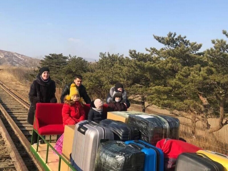 Власти Северной Кореи требуют немедленного возврата дрезины, которую угнал российский дипломат