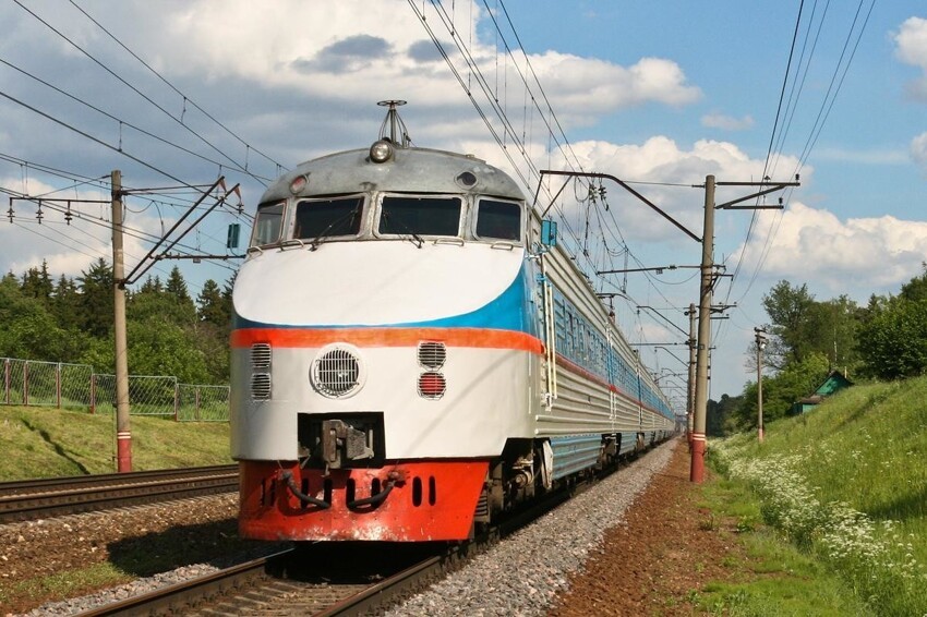 Самый скоростной электропоезд СССР. ЭР200