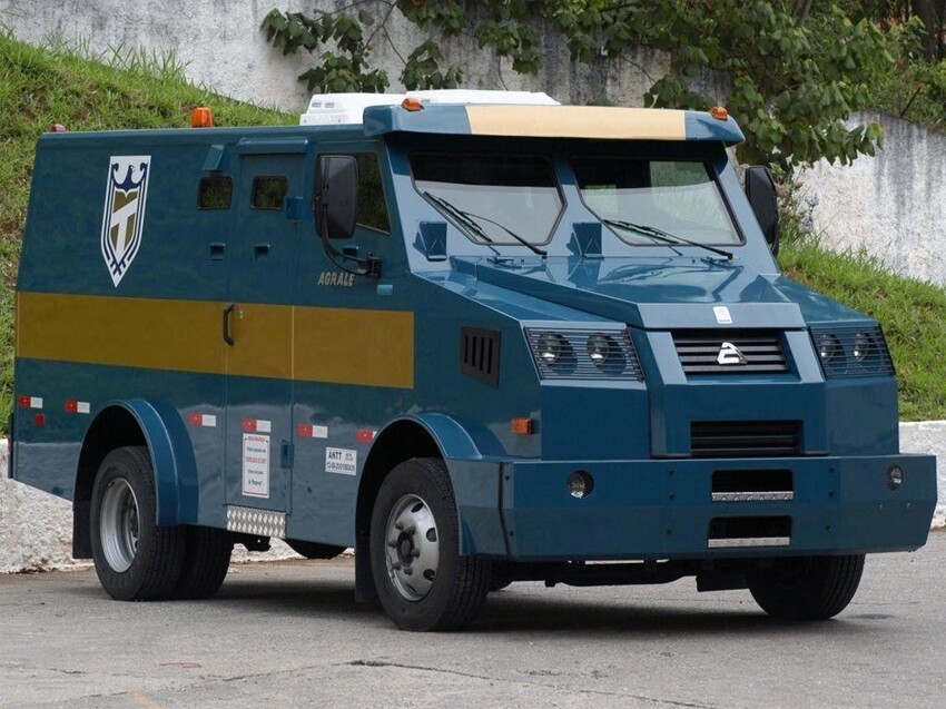 Agrale Marrua van