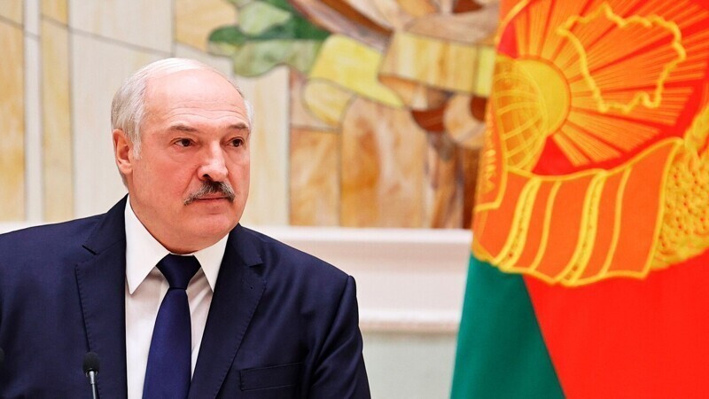 Лукашенко назвал глупым слияние России и Белоруссии