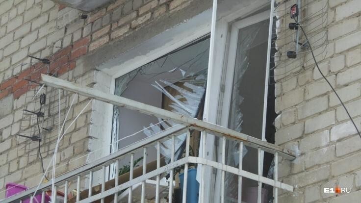 Взрыв самогонного аппарата разнес квартиру в Екатеринбурге