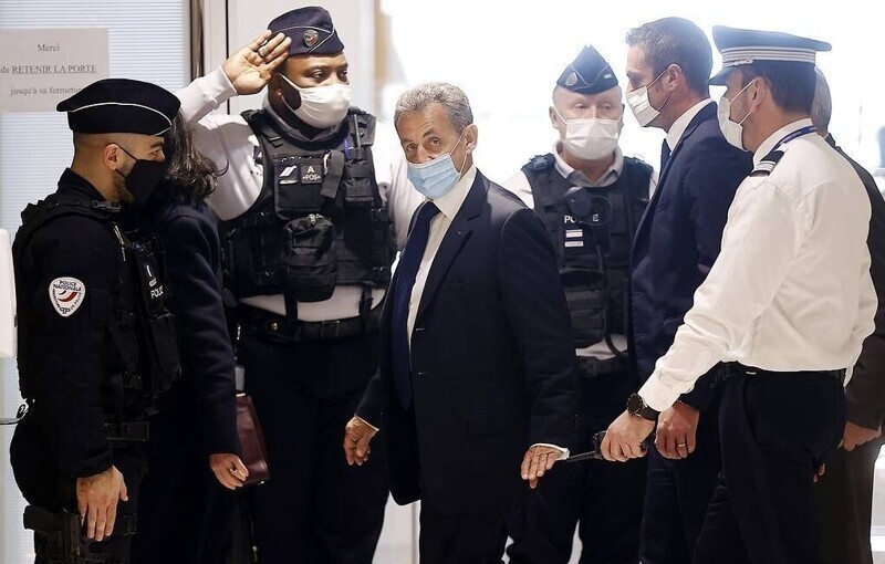 Один дома: как Саркози проведет ближайшие три года