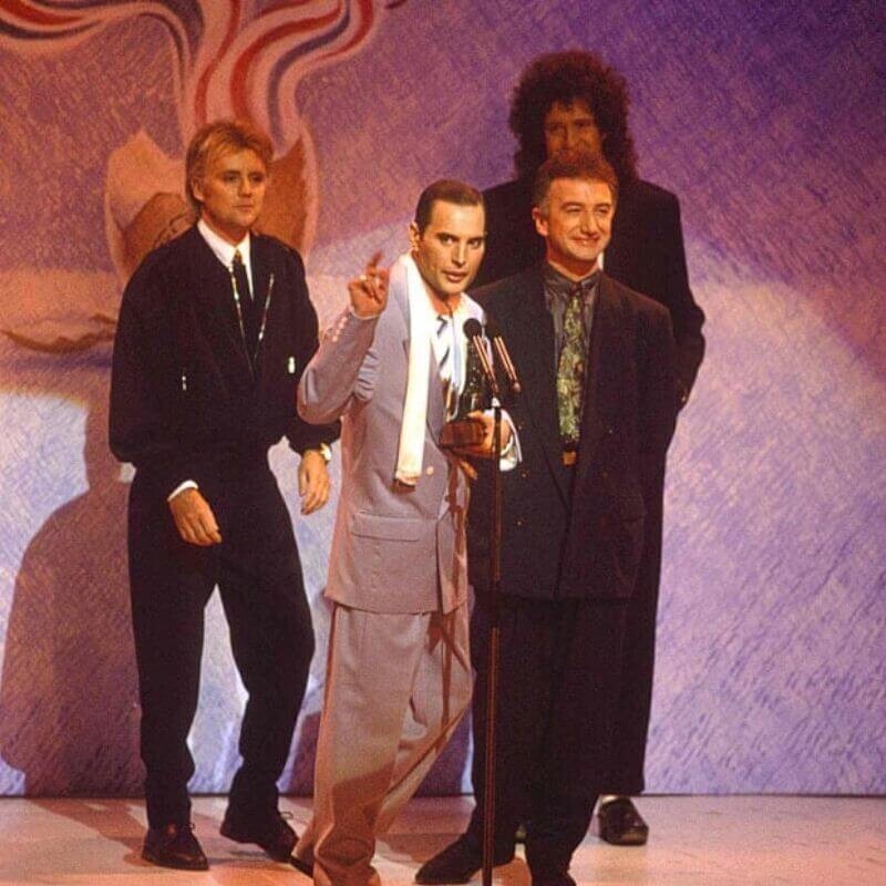 Brit awards 1990 – последнее появление фредди меркьюри на публике