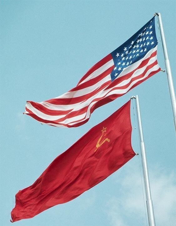 Когда над Кремлем развевался флаг США?