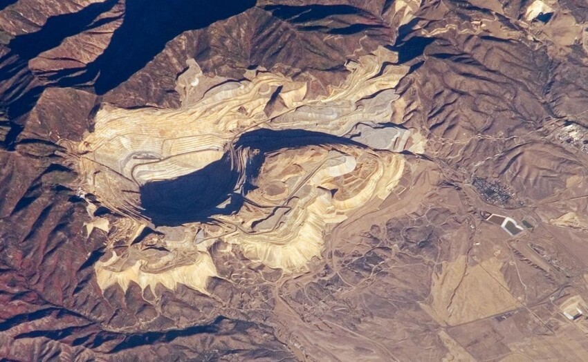 Бингем-каньон, вид из космоса