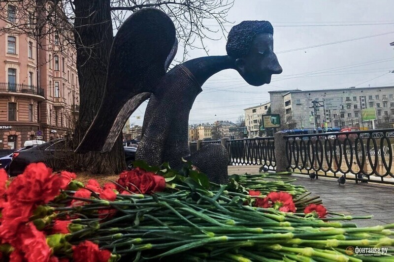 Памятник погибшим от ковида медикам