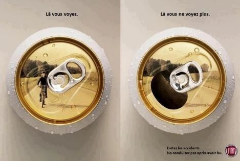 Реклама против алкоголя. Фраза слева: "Сейчас вы видите это", фраза справа: "а теперь нет".