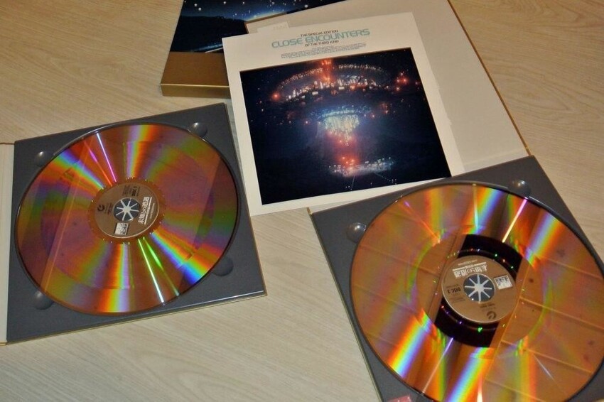 Кто помнит "старшего брата" CD и DVD ?
