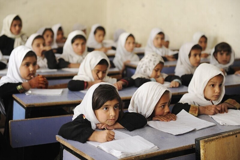 В Афганистане девочкам старше 12 лет запрещено петь в присутствии мужчин