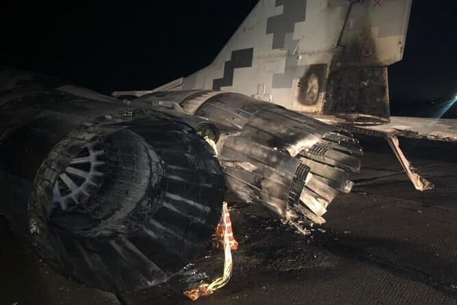 Капитан ВСУ на автомобиле протаранил МиГ-29