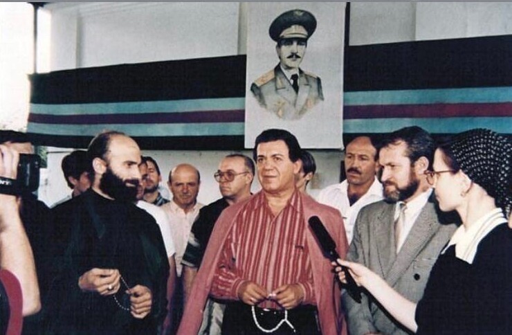 7. Шамиль Басаев, Иосиф Кобзон, Ахмад Закаев, 1994 год, Грозный