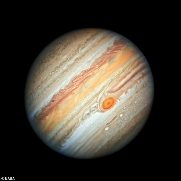 Ученые NASA выяснили, откуда на Юпитере полярное сияние