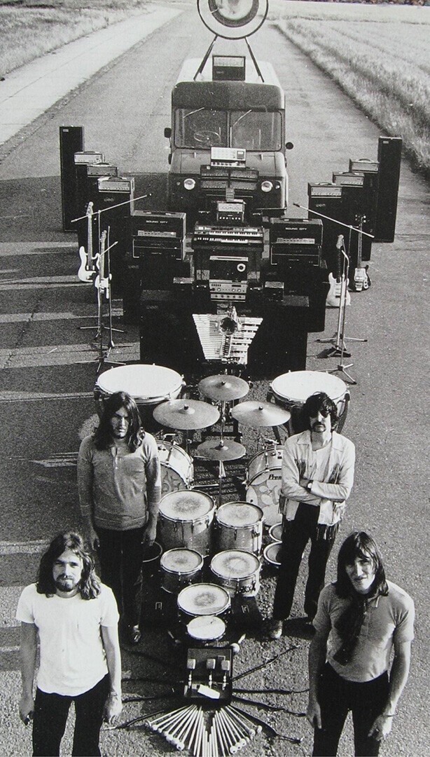 Pink Floyd на фоне своей аппаратуры. 1969 год, Великобритания