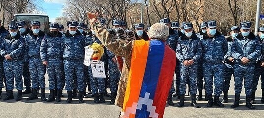 «Россия, прости! Ты нас не бросишь?» Армяне уже не хотят дружить с Западом