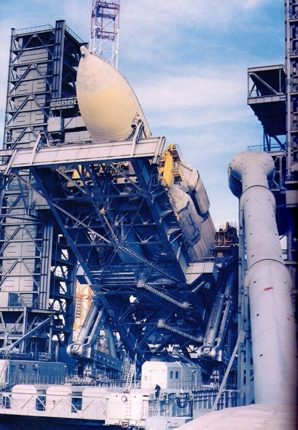 Установка РН "Энергия" на стартовый комплекс. 1987