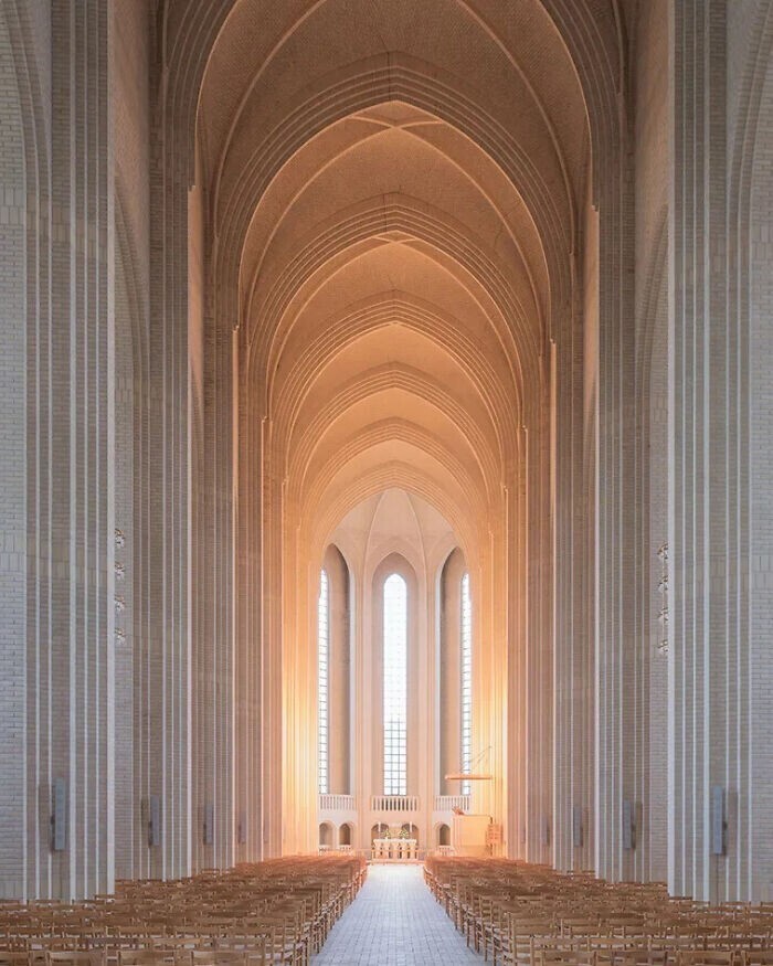 20. Церковь Грундтвига в Копенгагене, Дания. Был завершен в 1940 году. Стиль - сочетание собора и традиционного датского загородного дома