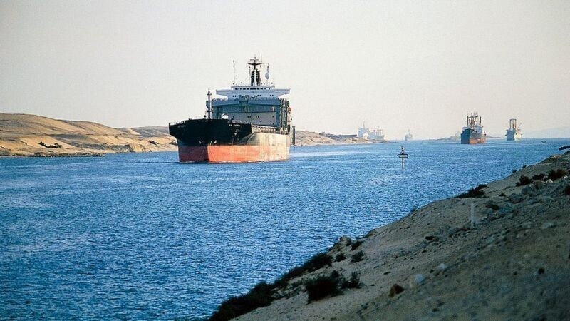 В прошлом году через Суэцкий канал проходило примерно 51 судно в день