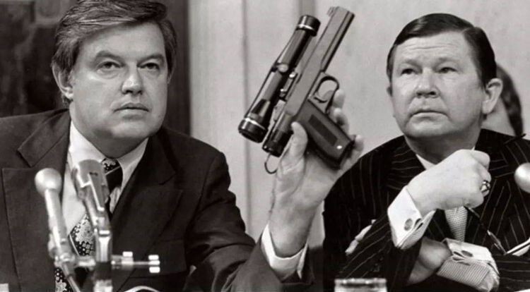 В 1975 году ЦРУ представило пистолет «сердечный приступ»