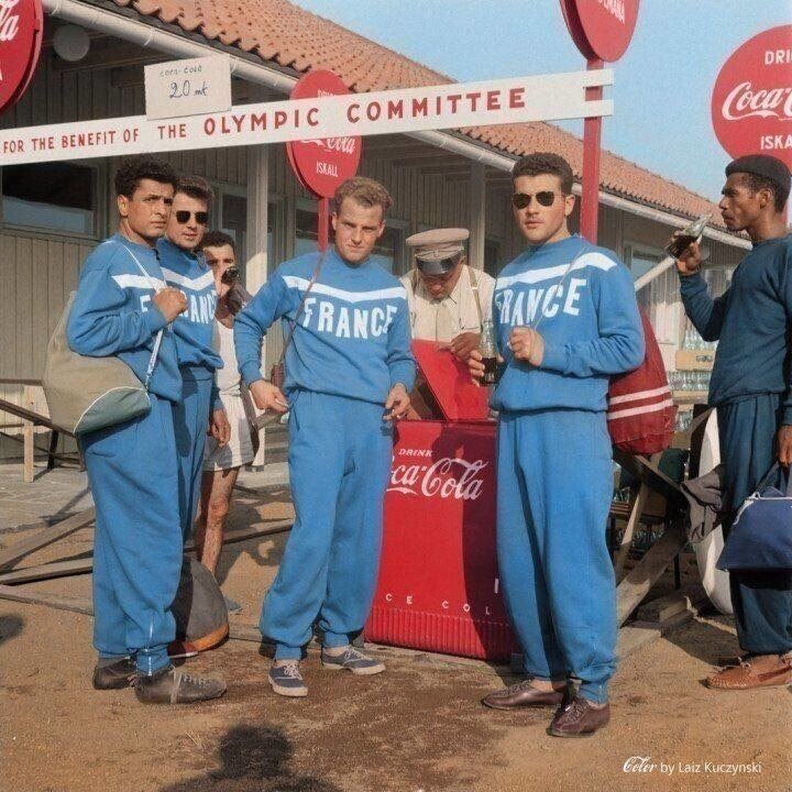 Представители Coca-Cola в Хельсинки. Летние Олимпийские игры. Финляндия. 18 июля 1952 год.