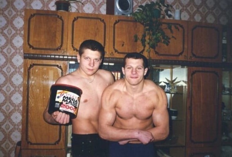 2. Юные Александр и Федор Емельяненко, 1990-е