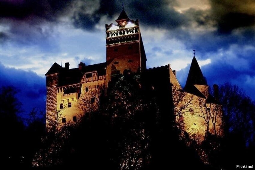 Ночной замок Бран, место краткосрочного заточения легендарного князя Валахии ...