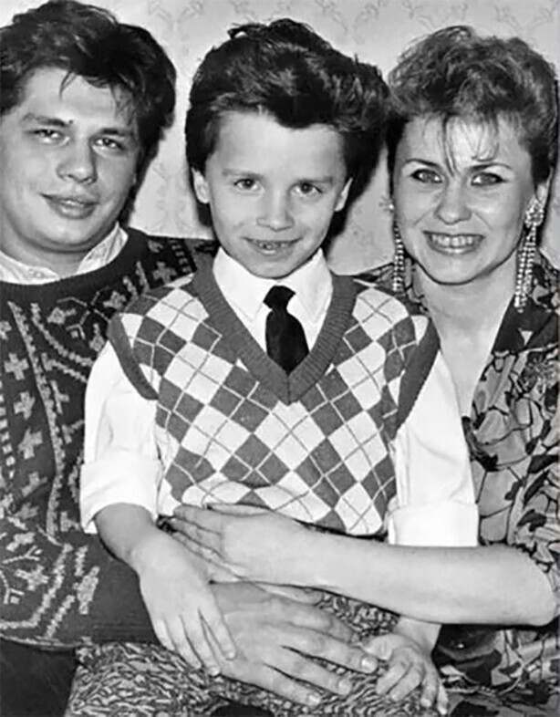 Гарик Харламов с родителями
