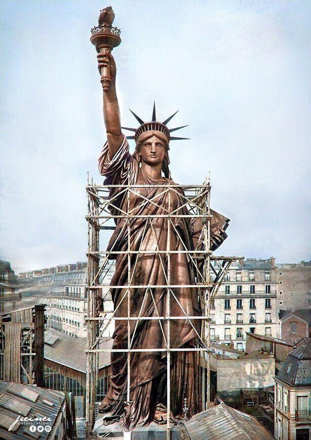 Цветное фото со Статуей Свободы в Париже в 1886 году (до транспортировки в Америку)