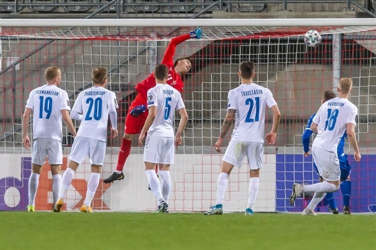 Невероятный гол: нападающий Лихтенштейна забил мяч прямым ударом с углового