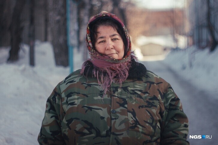 Откровенные истории сильных женщин, которые убирают улицы Новосибирска, — о работе, зарплате и судьбе.