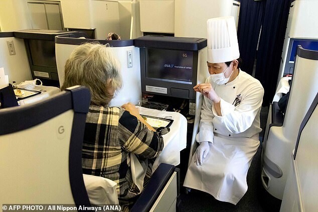 Заоблачный сервис: японская авиакомпания открыла "крылатый ресторан"