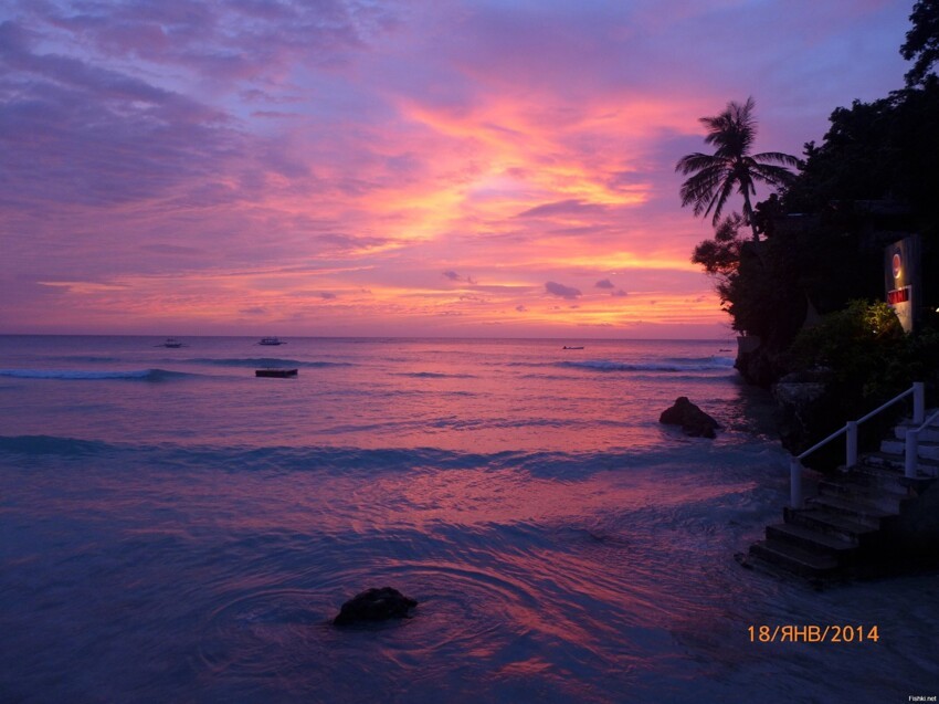 Несколько лет назад сделал это фото на острове Боракай (Филиппины)