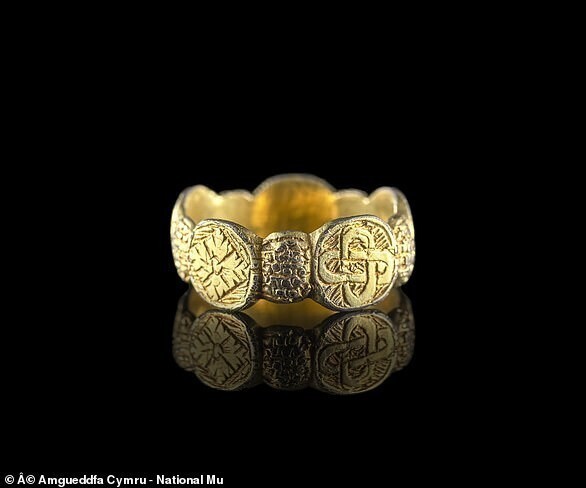 Кладоискатели нашли в Уэльсе "кольцо смерти"