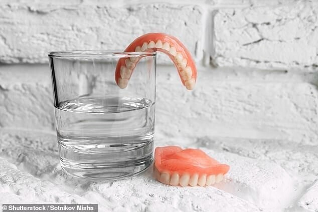 Ученые научились выращивать зубы