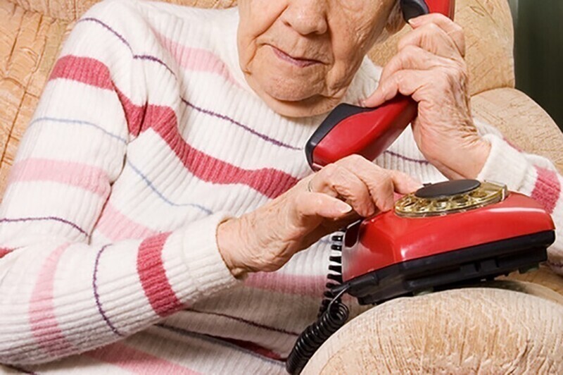 Как развлекаются пенсионерки? Звонят в скорую. Несколько сотен раз