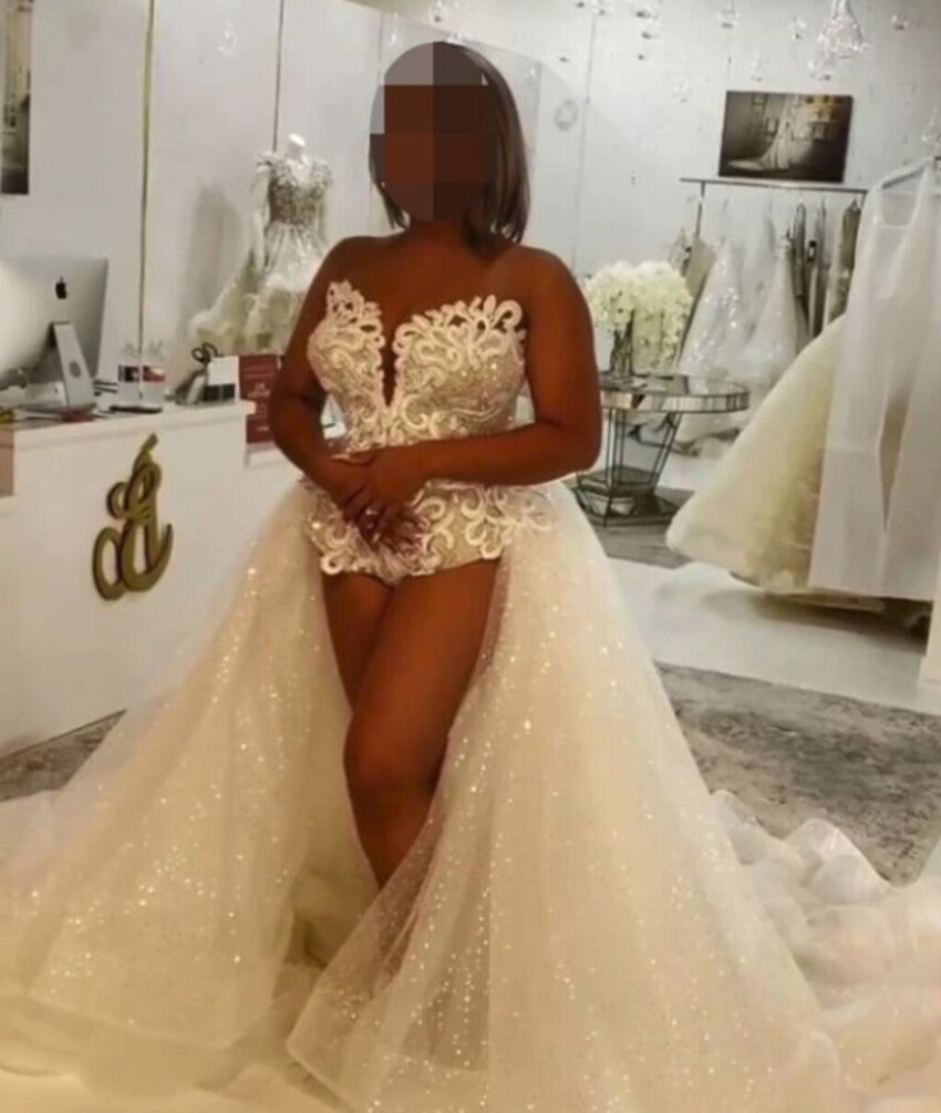 Девушку высмеяли в сети из-за слишком откровенного свадебного платья