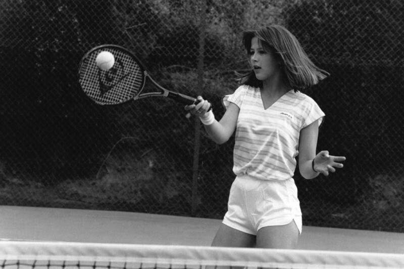 Софи Марсо играет в теннис в Монте-Карло. 3 апреля 1983 г.