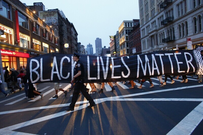 Основательница Black Lives Matter переехала в роскошный «белый» район подальше от «угнетенных»