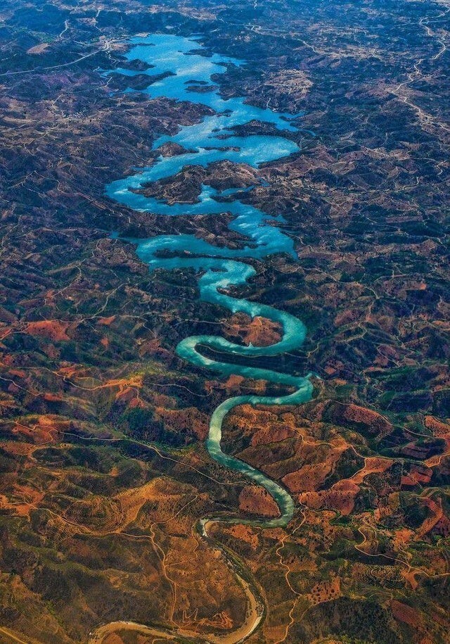 Река "Синий дракон" в Португалии